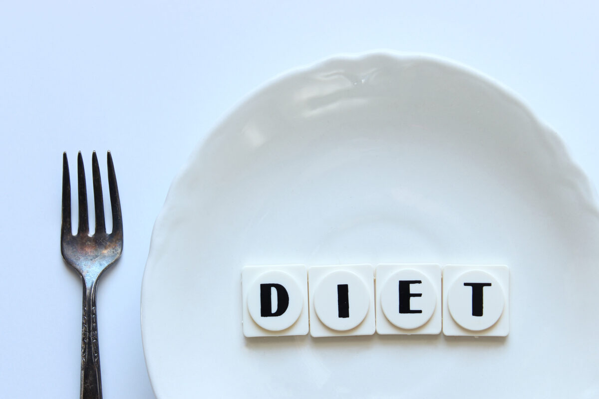 Nel 1992, due italiani crearono la Crono-Dieta. Ma di cosa si tratta nel dettaglio? E quali vantaggi e benefici apporta al nostro corpo?